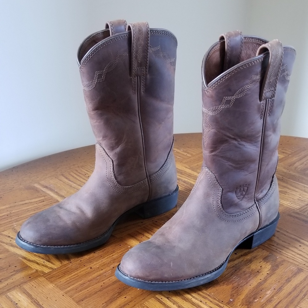 Ariat cowgirl boots